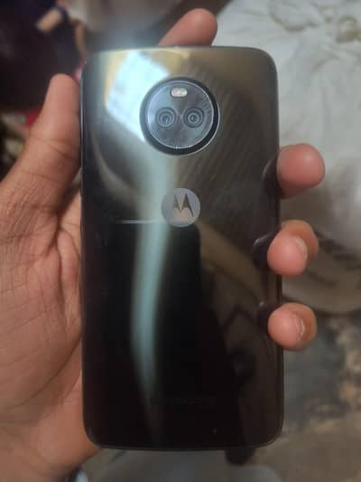 moto x4