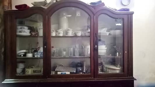 Pure and old Wooden Showcase in Lahore– Best Quality (Used)