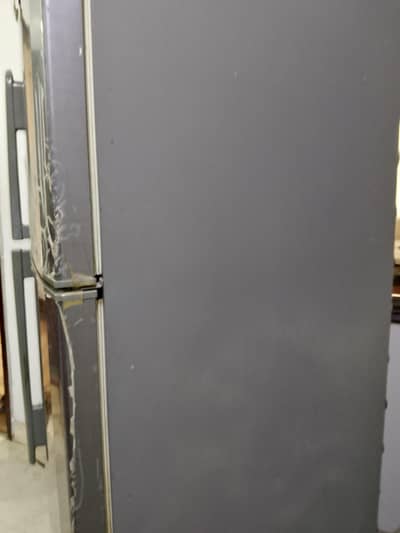 Hier bid size fridge urgent sell