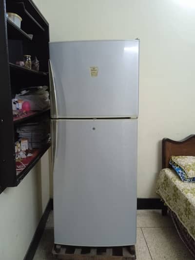 Dawlance Fridge with Freezer