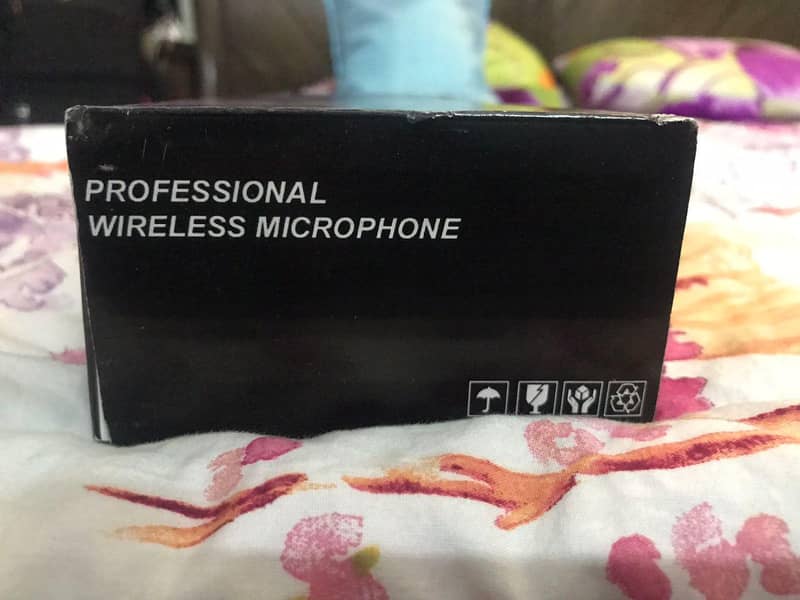 Professional Wireless Microphone 2
