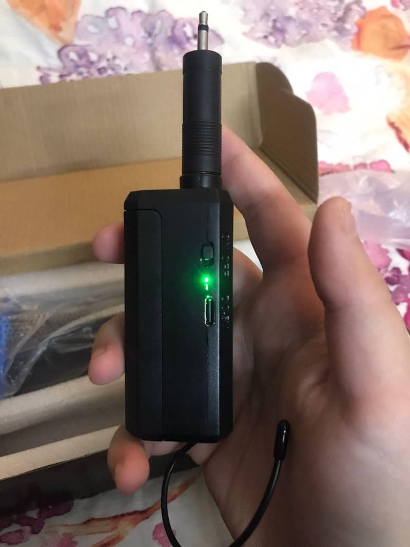 Professional Wireless Microphone 6