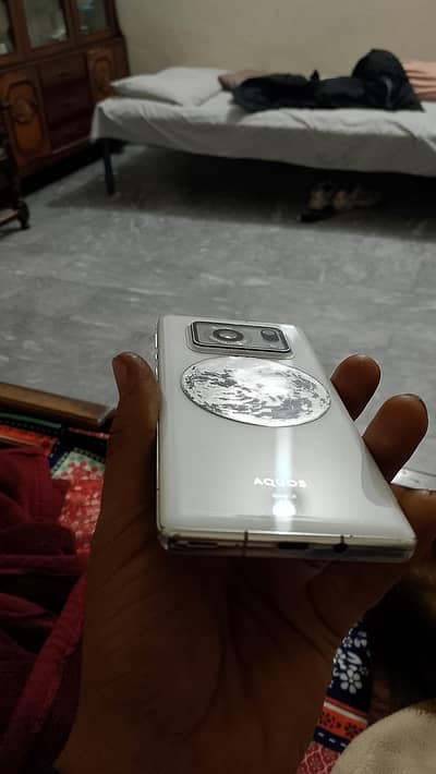 Sharp Aquos r6 pta approved 9 by 10 12/128