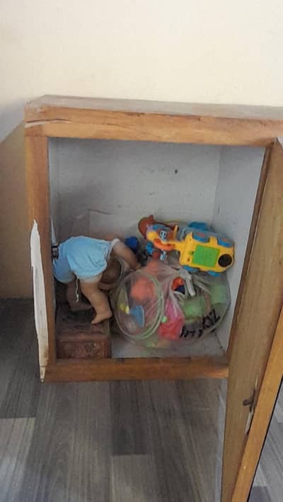 cabnets and kids changing bag