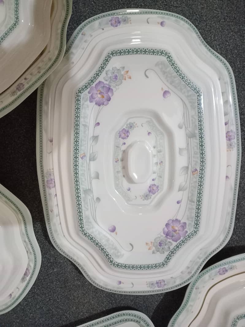 Plastic Dinner Set 0