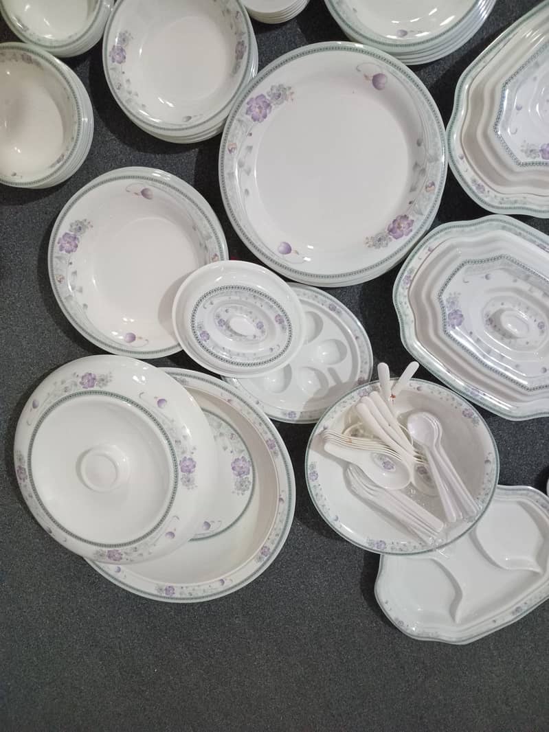 Plastic Dinner Set 4