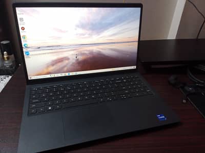 DELL Vostro 15 3530 (Without BOX)