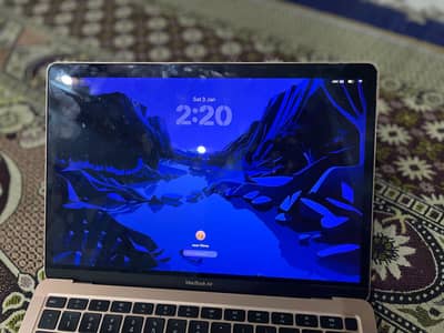 MacBook air 2020 8to256gb  10 by 10 condition