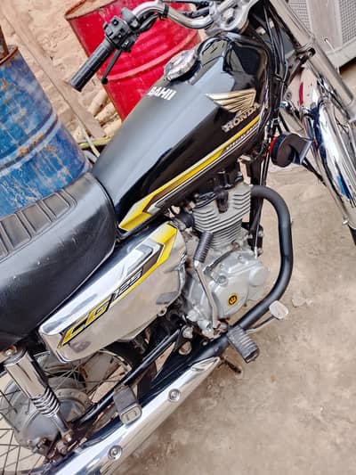 Cg 125 black special edition 2021