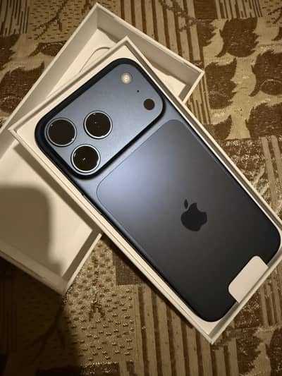 iPhone 17 pro max deep blue 256 gb