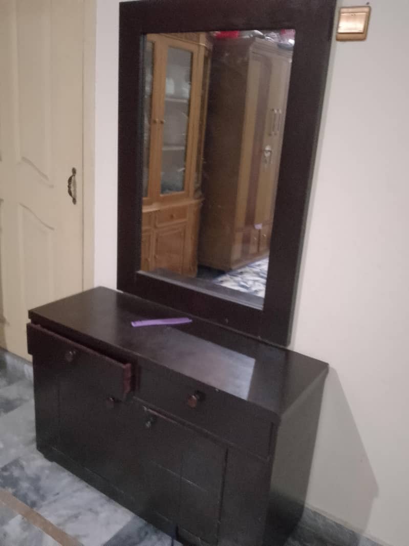 dressing table 1