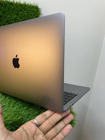 apple MacBook pro m1 parts machine/- 03461809478