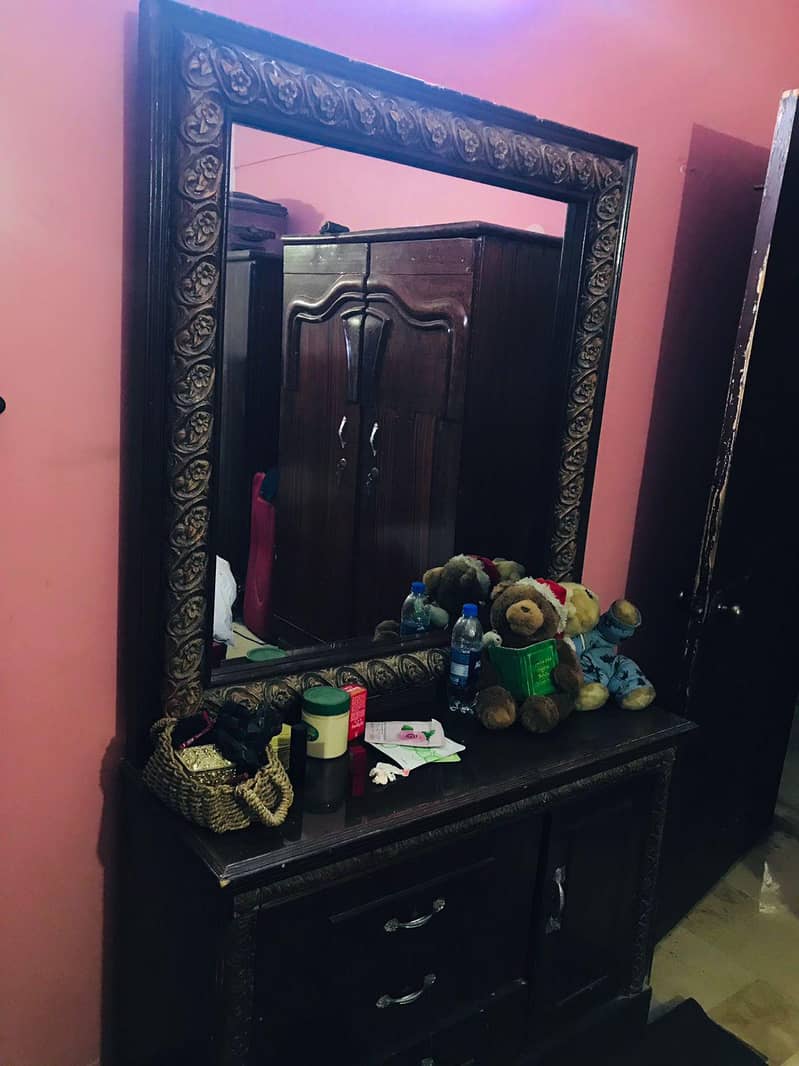 Dressing Table 0