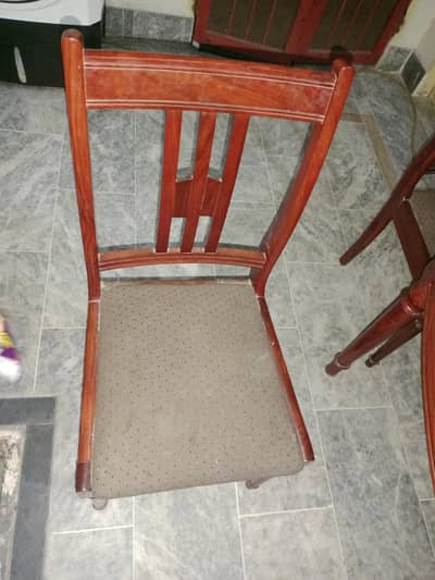 Dining table with Chairs available for sale in New Condition