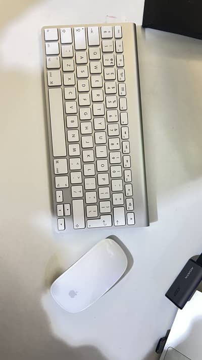 Apple bluetooth Keyboard Mouse AA batteries