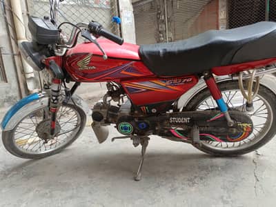 Bike Bilkul ok hy koi kaam nhi hony wala  Buhat kammaal Average h