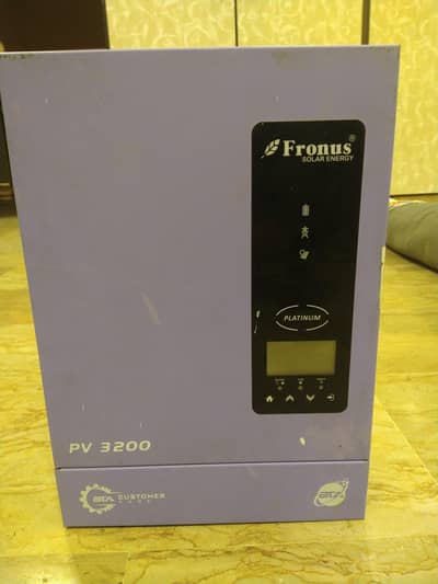 fronus inverter pv3200 with box in working condition