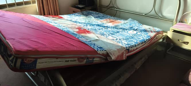 mattress moltyfoam king size good quality good condition