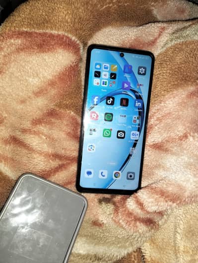 10 by 10 4 plus 4GB 128 GB bilkul neet clean