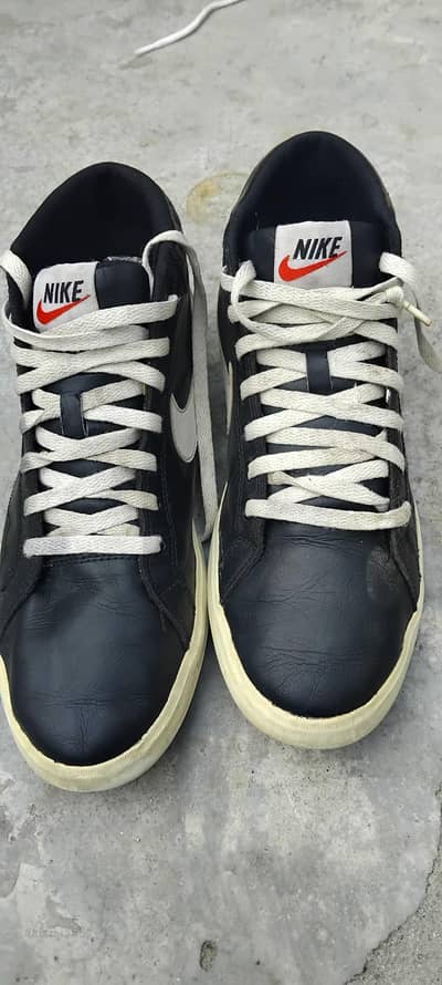 Imported Used Nike Sneakers – Size 43 – Clean Condition