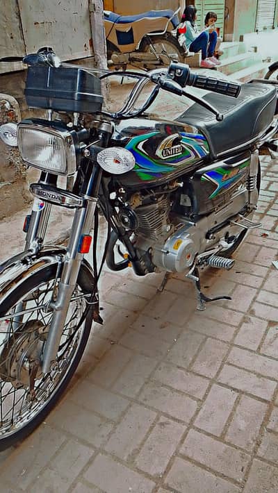 united 125 full geniun bike