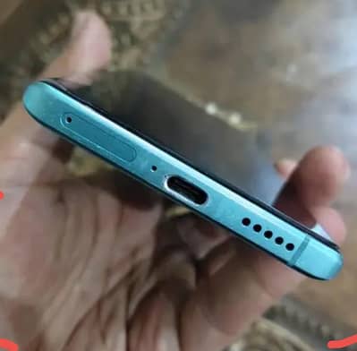 vivo x80 in  good condition