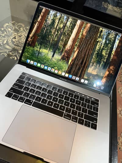 MacBook Pro 2018 15inch 16GB RAM 500GB SSD