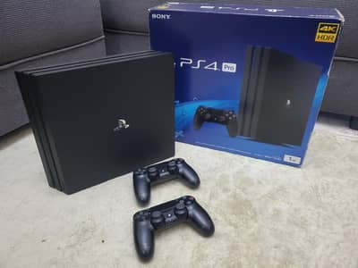 ps4 pro complete box  with 2 controlers (read complete add)