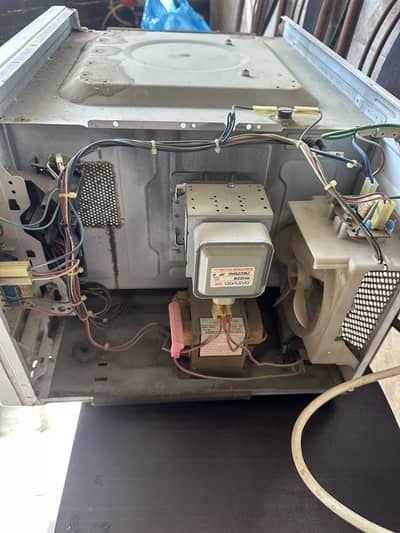 Dawlance 36 litre microwave plus grill