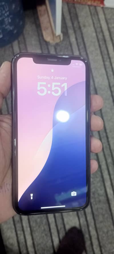 I fone xr waterpack 84 helth like new condition