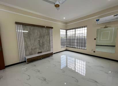 Dha 24 Marla Designer House Double Unit Hot Location 5 Beds With Attached Baths