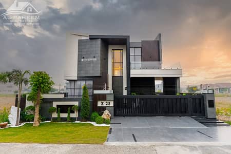 1 KANAL MODERN DESIGN LUXURY VILLA FOR SALE NEAR TO PARK.