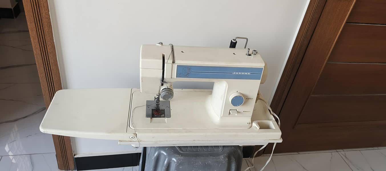 Sewing Machine 0