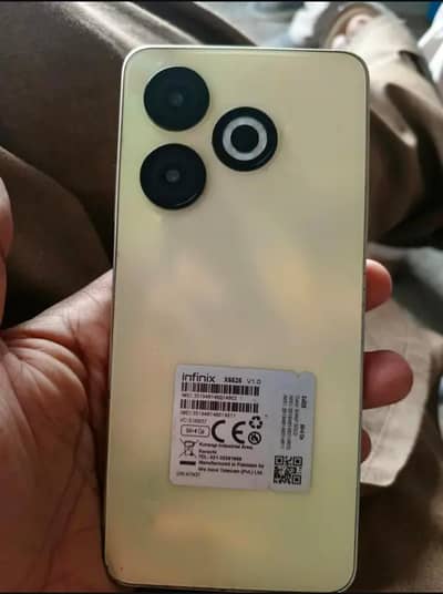 INfinix smart 8 All ok full geniune condition 4 64 contact 03401731805