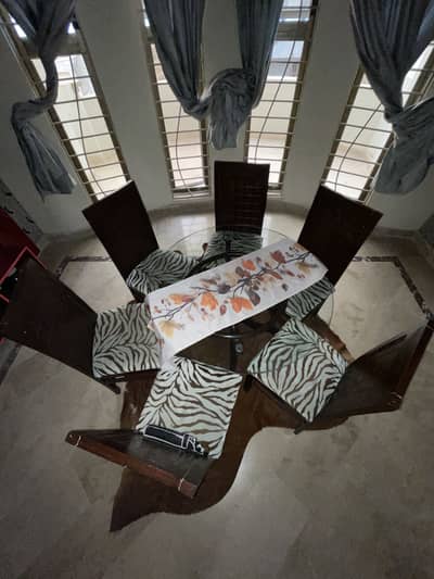 Dining Table + Dining Chairs