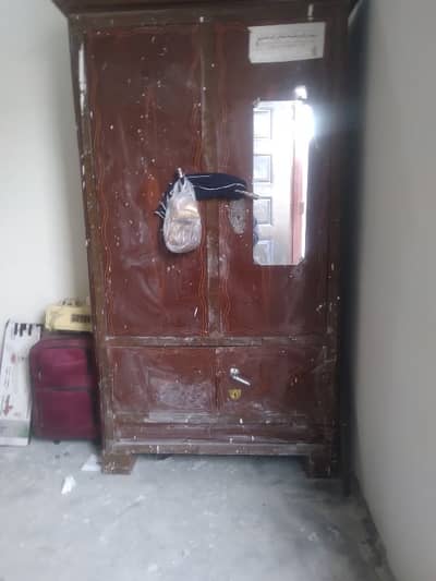 Lohe ki almari use mein