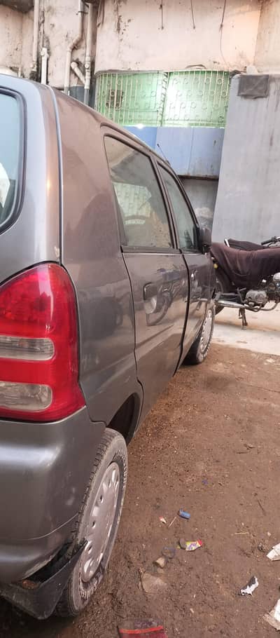 Suzuki Alto 2011 argent sell required