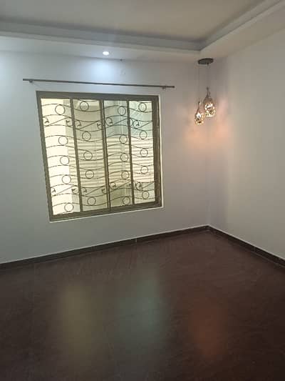 FOR RENT FULL HOUSE 10 MARLA DOUBLE STORY MARBLE TILE WOOD WORK FLOOR BEAUTIFUL HOUSE TOP LOCATION MAIN COLLEGE ROAD NEAR GONDAL CHOWK TOWNSHIP LAHORE