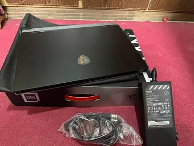 Msi Titan 18 HX Ai Ultra 9 285HX Rtx 5090 24 GB High-end Workstation