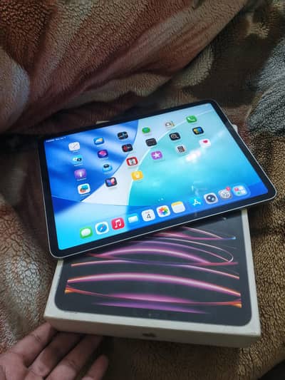 Apple Ipad pro M2 128 GB Silver color
