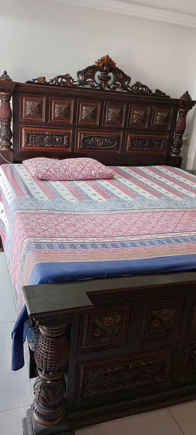 wooden Bed and dressing set