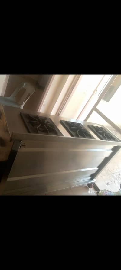 Gas stove for commercial use