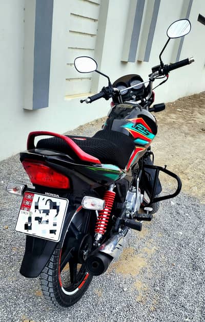 Honda CB125F