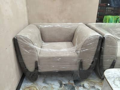 full new condition sofa set colour off white