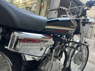 New motorcycle only 5000 running