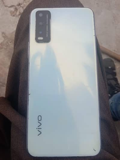 panel tuta hai bki  sahii chalta hai karra b thora tuta ha