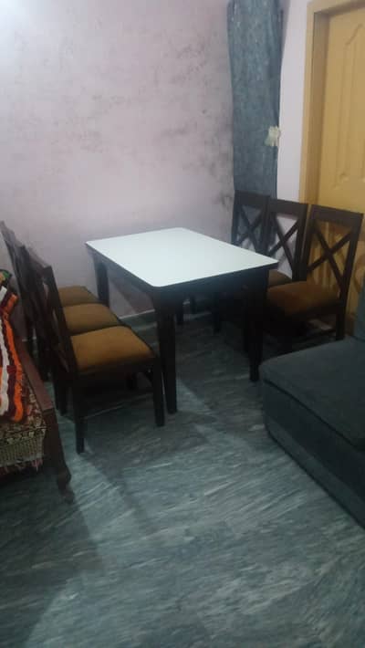 Dining table with 6 chairs 10/10