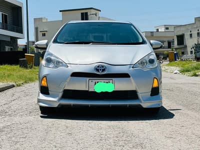 Toyota Aqua G packge full option 4 grade beige room mehroon interior