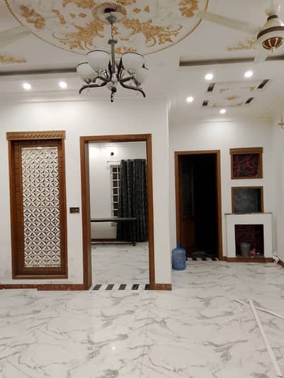 5 Marla brand new Lower Portion available for rent it's available for Silent office