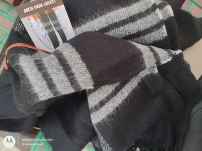 men,s luxury boxed scarf brand new